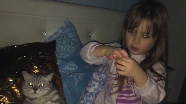 Сказка про гадкого утёнка: жил-был гусь и увидел он курицу, родились у них 2 утёнка??????♀️