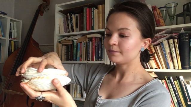 ПРИШЛА В ГОСТИ И НАЧАЛА ВЫБРАСЫВАТЬ ВЕЩИ! смотреть онлайн