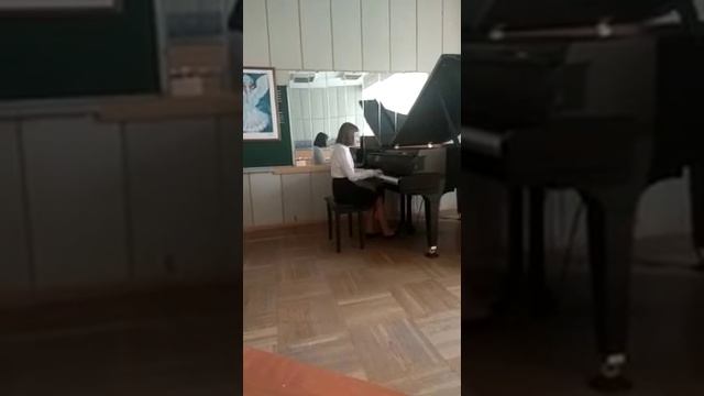 Остроух Дарья, вариации на тему Н . Паганини, обр Н . Выгодского смотреть онлайн