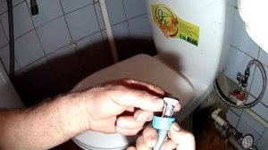 Проще простого. Замена шланга подачи воды в стиральную машину.