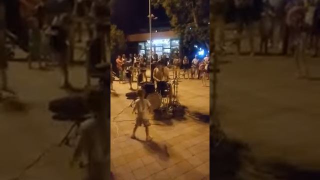 Анапа, талант играет на барабанах. смотреть онлайн