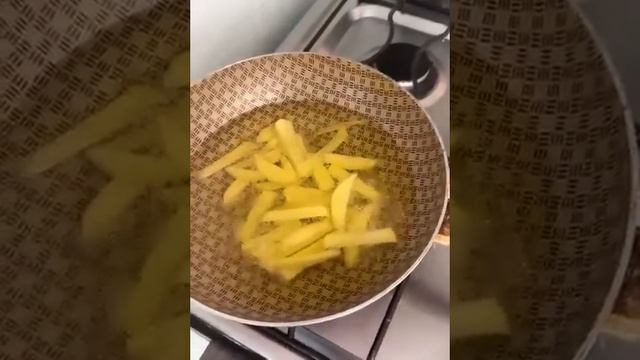 Preparé la mejor salchipapa del mundo😯 смотреть онлайн