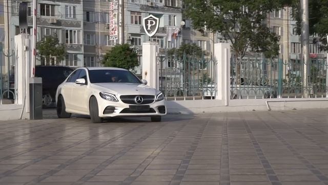 МЕРСЕДЕС C300. СТОИТ ЛИ ПОКУПАТЬ?