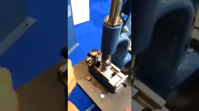 Набор для обтяжки кнопок универсальный 4125 PRESMAK смотреть онлайн