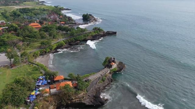 Храм на воде - Пура Танах Лот/Бар - La Brisa Bali/Район Чангу/Бали смотреть онлайн