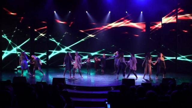 Эстрадный балет «Апельсин» - Выпускной номер «Духом едины» смотреть онлайн