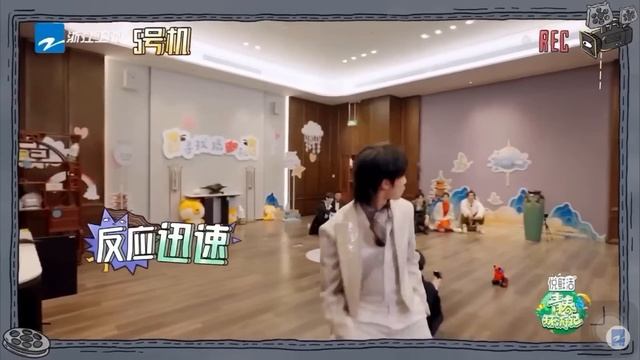 the8 performed “side by side” for his task on youth periplous [ep4] / so funny смотреть онлайн