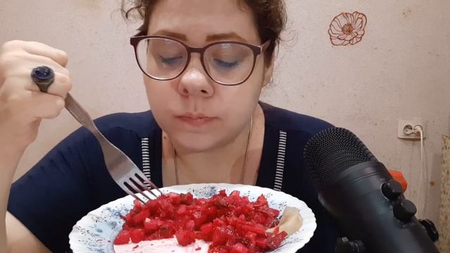 Мукбанг винегрет, селёдочка/Бодипозитив или как полюбить себя смотреть онлайн