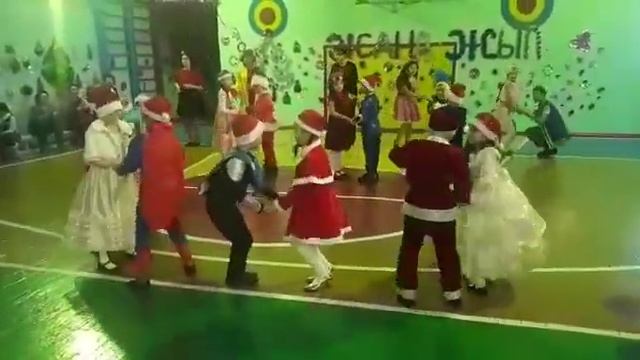 Моя племяшка новый год 2019.танец флешмоб смотреть онлайн