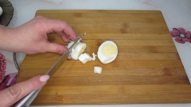 Салат "Игра в кальмара" Нежный салат с кальмара. смотреть онлайн