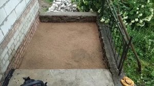 Крыльцо к дому. Подготовка и заливка бетоном площадки.