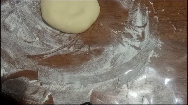 Булочки-круассаны из простого дрожжевого теста. смотреть онлайн