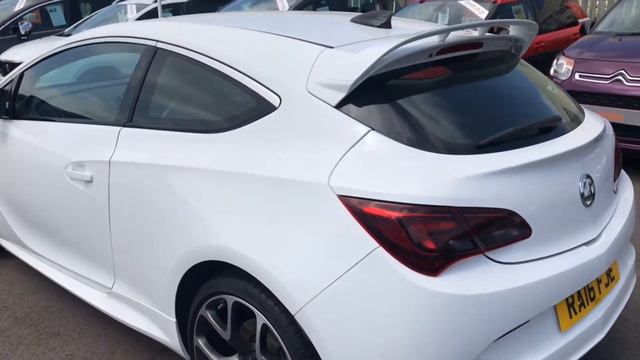 Vauxhall Astra GTC VXR смотреть онлайн