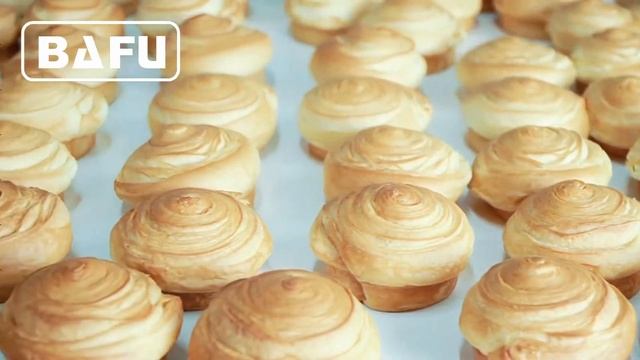 автомат для упаковки тортов, хлеба, печенья, печенья, горизонтальный упаковочный автомат смотреть онлайн