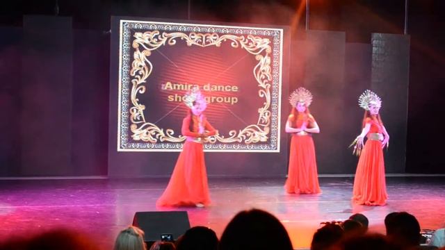 Копия видео "Тайский танец Amira dance show group" смотреть онлайн