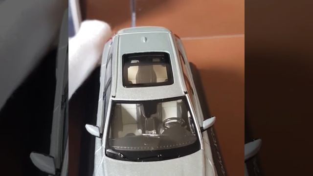 Miniatura Volvo XC60 2013 Electric SIlver Norev 1/43 смотреть онлайн