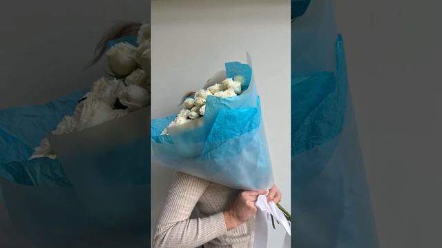 Кустовая пионовидная роза Мисс Бомбастик Miss Bombastic 11 шт 2.750?SPBROZA.RU #flower #love #rose смотреть онлайн