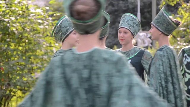 'Хоровод елей' танец смотреть онлайн