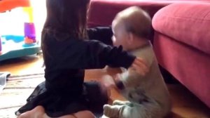 Родители были в УЖАСЕ, когда увидели, что ВЫТВОРЯЕТ девочка и их сыном!