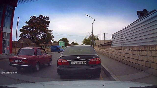 ПРОДОЛЖАЕТ СТОЯТ ОКОЛО АПТЕКИ В ХУДАТЕ ПОКА НЕ ЗНАЮ ГДЕ УДАРИЛ КАПОТ ЗАДНИЙ ПРОВЕРЯТЬ НУЖНО смотреть онлайн