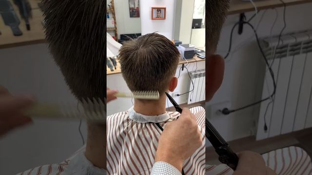 Тушевка ножницами по расческе смотреть онлайн