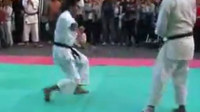 tecniche di karate tradizionale e difesa personale - Palestra Hombu-dojo Arezzo смотреть онлайн