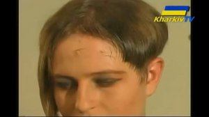 "Брейте!". Девушку обрили под ноль.