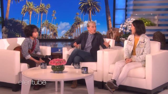 Ukulele Prodigy Feng E Rocks Out to ‘Smells Like Teen Spirit’ смотреть онлайн