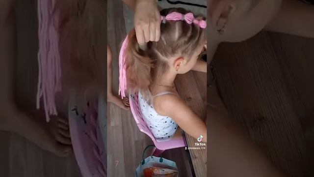 Детские прически, красивые прически ? с цветами прядями??? смотреть онлайн