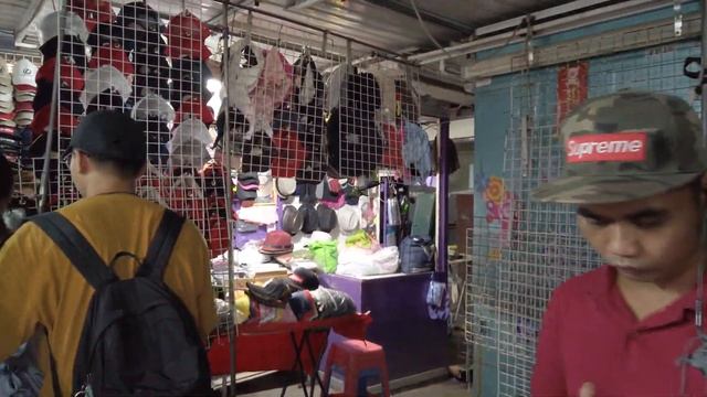 Hong Kong Temple Street Night Life (Night Market Shopping!) смотреть онлайн