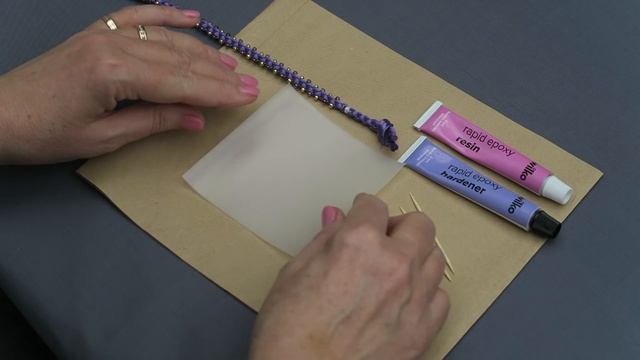 How to end your kumihimo jewellery using the glued method смотреть онлайн