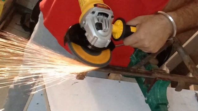 Dewalt DWE 4377 Variable Speed Angle Grinder Review Part3 смотреть онлайн