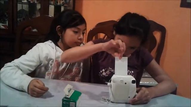 Fujifilm Instax Mini 8 - Dana y Ana смотреть онлайн