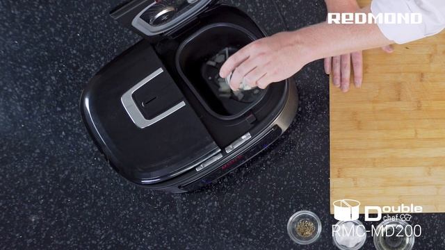 Классическая паста "Карбонара" в мультиварке REDMOND RMC-MD200 с двумя чашами. Готовим за 15 минут. смотреть онлайн