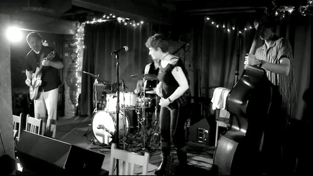 Kat Baloun - Walking Blues (video Jyrki Kallio) смотреть онлайн