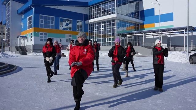 Зарядка с волонтёрами-медиками смотреть онлайн