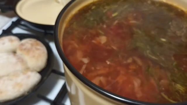 Любимый Василек. Пирожки с картошкой и грибами. Про волосы и новый канал. смотреть онлайн