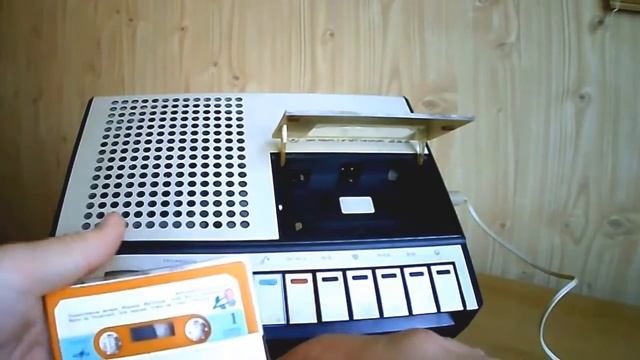 Кассетный магнитофон "Электроника-322" смотреть онлайн