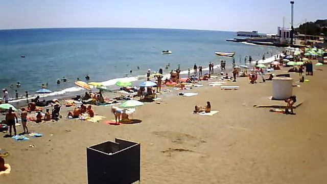 Вебкамера "Центральный пляж". Запись 25.06.2016 13:00:02 смотреть онлайн