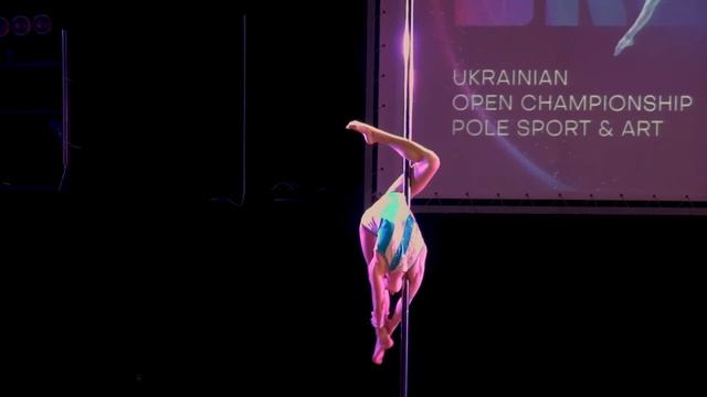 Дорошенко Ольга категорія початківці 10-13р pole sport на чемпіонаті в м.Київ "AIR DREAM" 2019 смотреть онлайн
