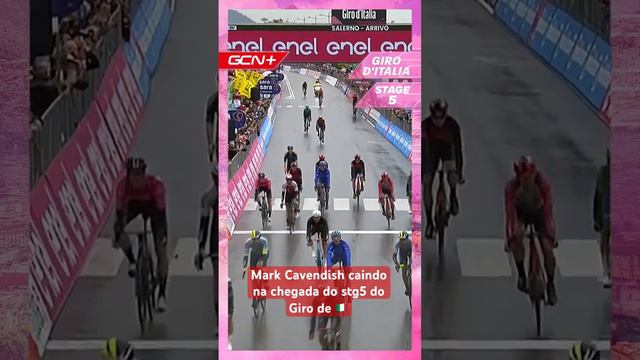 Mark Cavendish caindo no Stg5 do Giro de 🇮🇹 смотреть онлайн