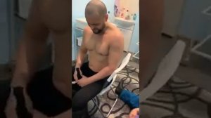 Самостоятельно вправляем плечо! Это можно зделать самому.