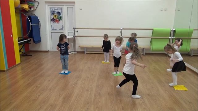 Подвижная игра: Бабочки. Ритмика. Для детей 5-6 лет смотреть онлайн