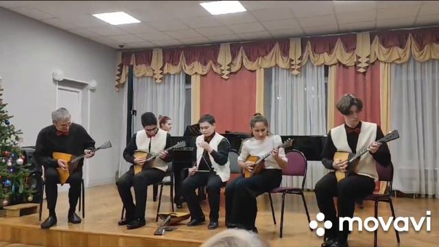 Балалайка. Весёлое исполнение оркестровой группы на отчётном концерте школы. смотреть онлайн