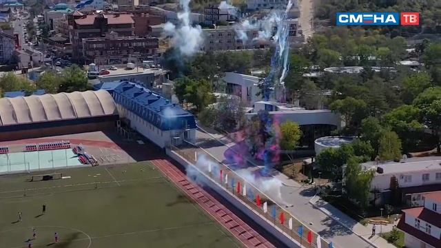 День флага Российской Федерации! Сменовцы рассказали, какое значение имеют цвета флага России! смотреть онлайн