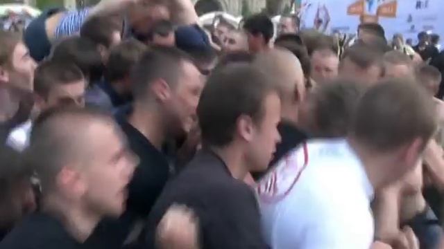 Стеношный бой на Красной площади. смотреть онлайн