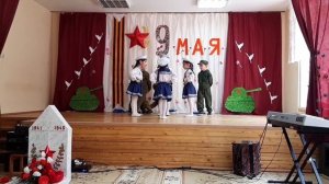 Танец на 9 май . Старшая группа