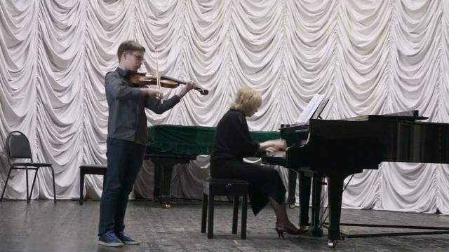 "Зимние мотивы", исп. обучающиеся инструментального отделения ДШИ№1 им. Г.В. Свиридова г. Курска смотреть онлайн