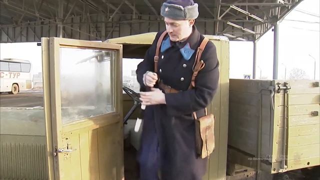 В Волгограде полицейские Дед Мороз и Снегурочка поздравили детей смотреть онлайн
