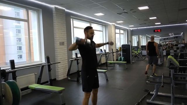 Разведение гантелей смотреть онлайн